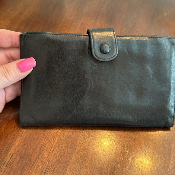 Chanel Lambskin Kisslock Wallet - Picture 9 of 12